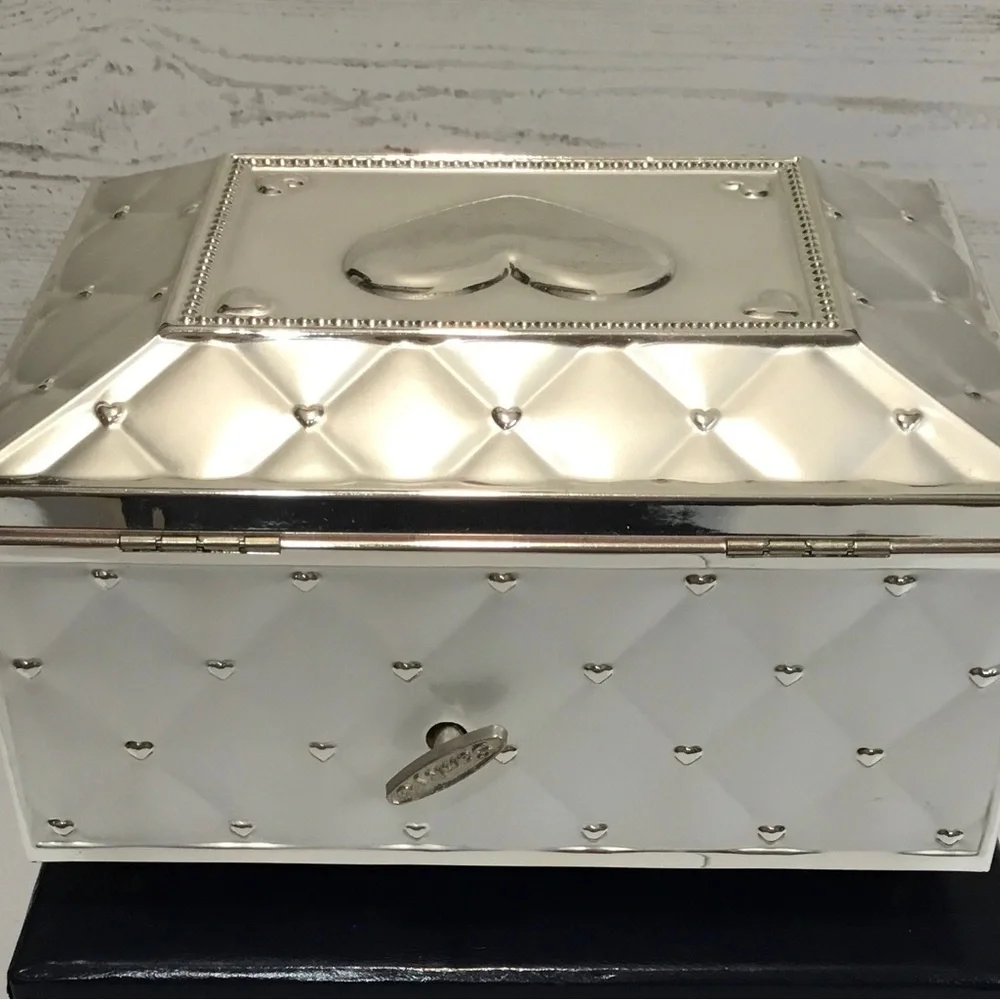 Lenox White and Silver Quilted Heart Jewelry Chest
